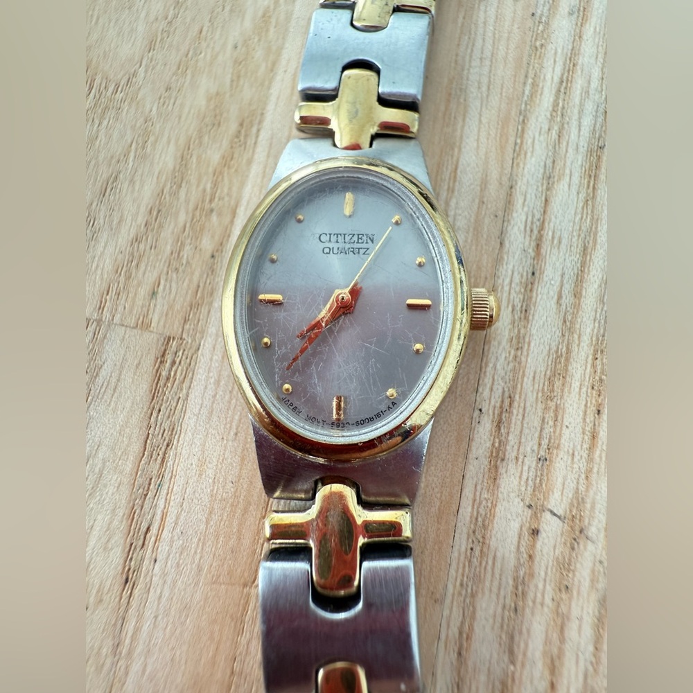 Vintage Citizen quartz ladies oval two tone watch NEW BATTERY